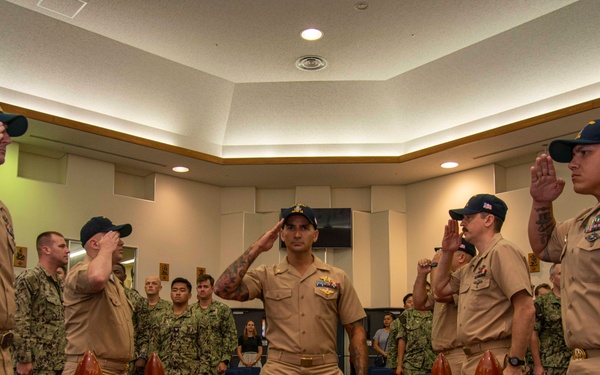 USS Chief (MCM 14) Changes Command