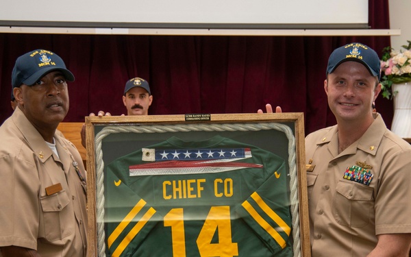 USS Chief (MCM 14) Changes Command