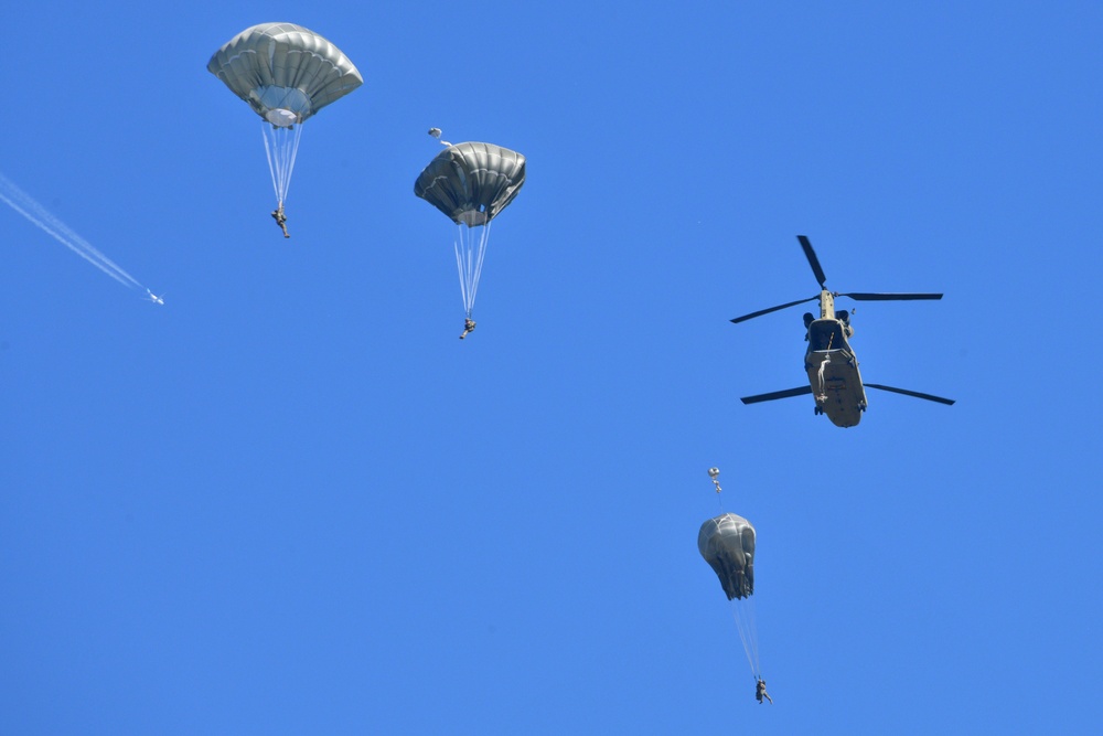 4-319th AFAR Airborne Operations