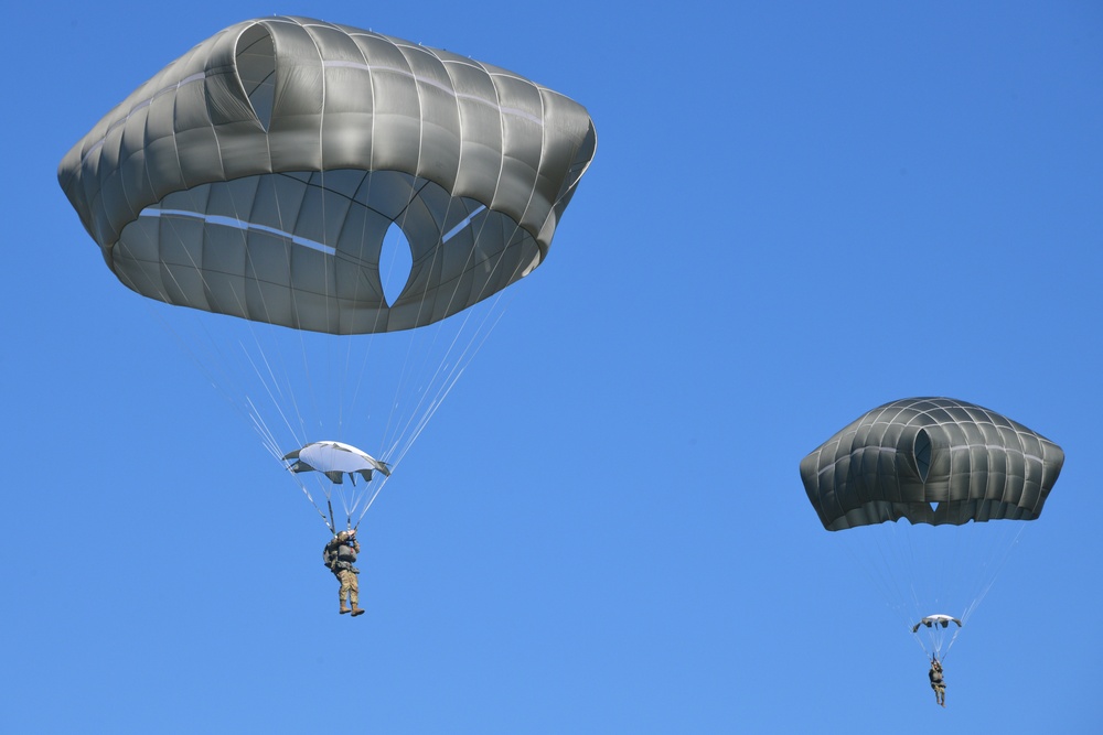 4-319th AFAR Airborne Operations