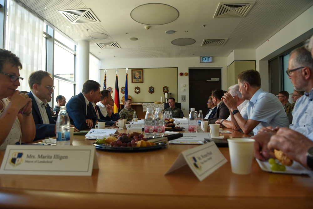 Spangdahlem holds information forum for local German leaders