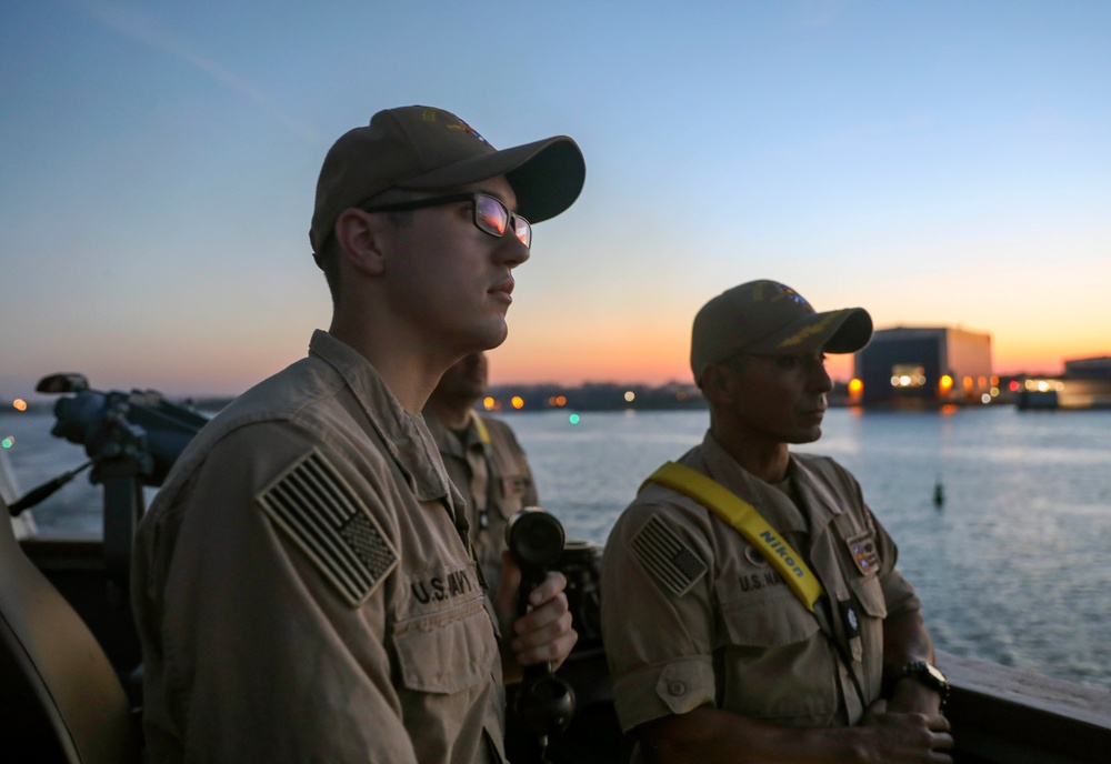 USS Paul Ignatius Departs Rostock, Germany