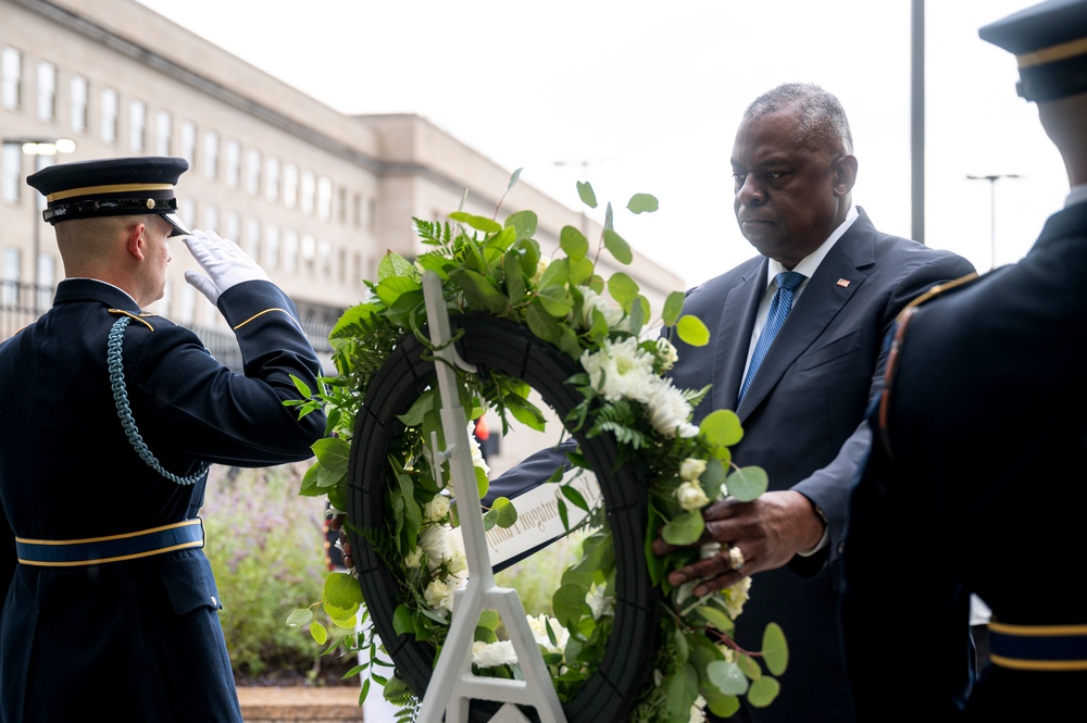 SD, CJCS Attend 22nd Annual 9/11 Pentagon Memorial Service