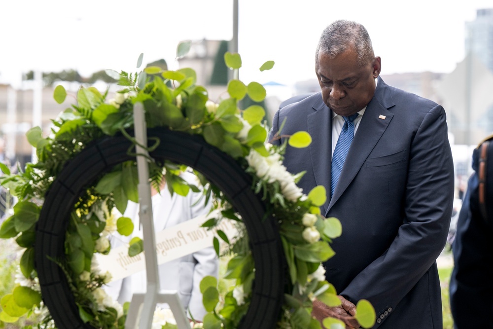 SD, CJCS Attend 22nd Annual 9/11 Pentagon Memorial Service