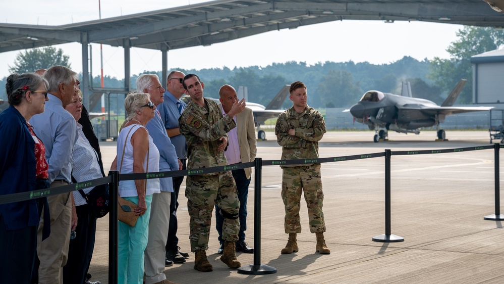 Civic Leaders visit RAF Lakenheath