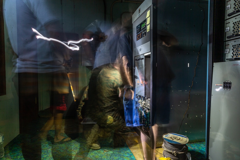 KM23: Marines Give On-The-Job Electrical Systems Maintenance Training