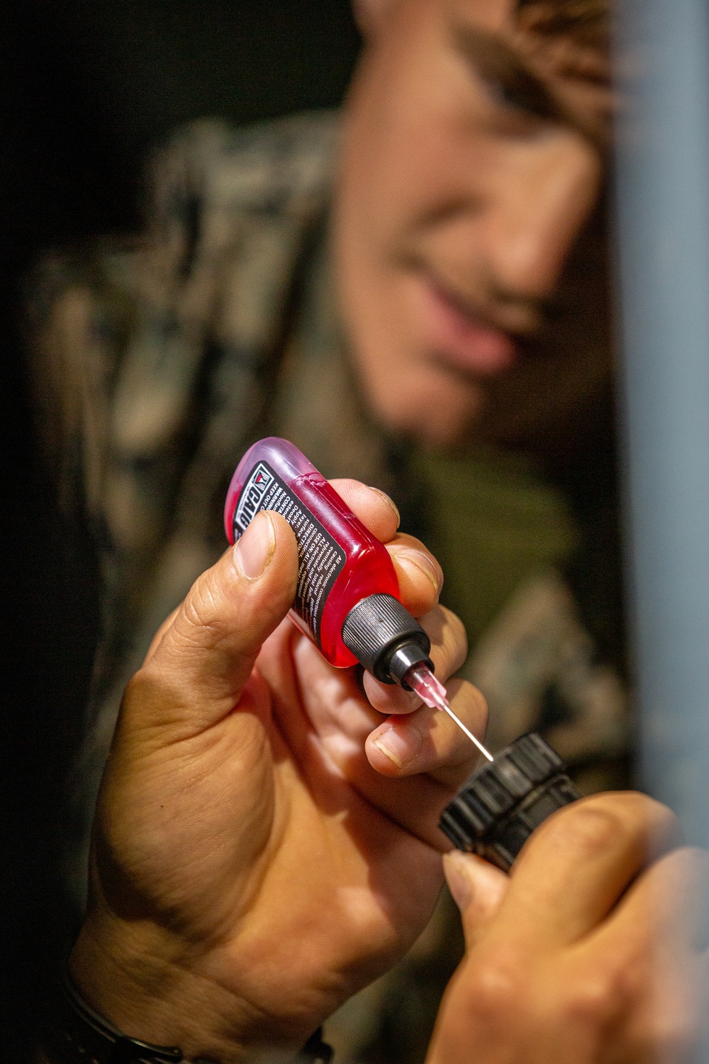 KM23: Marines Give On-The-Job Electrical Systems Maintenance Training
