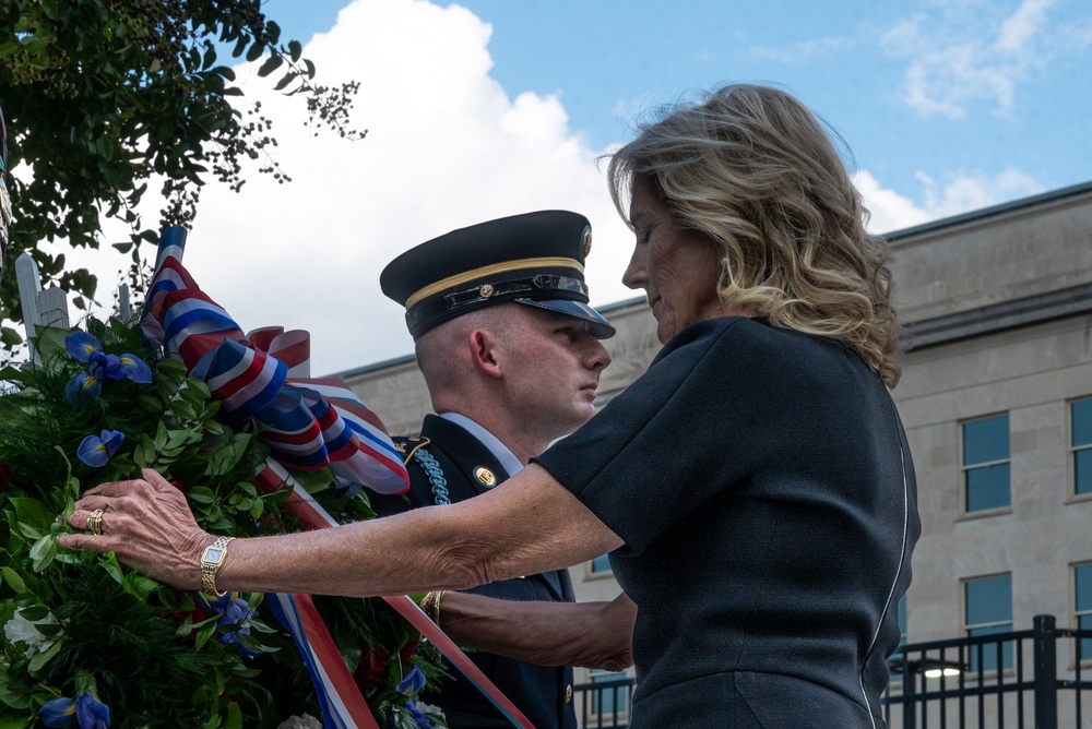 FLOTUS, SD, CJCS conduct 9/11 wreath laying