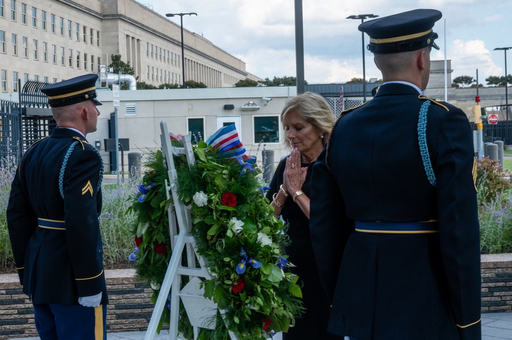 FLOTUS, SD, CJCS conduct 9/11 wreath laying