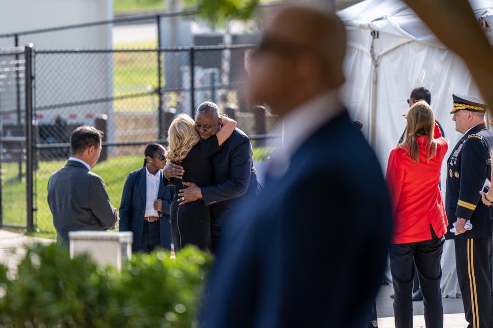 FLOTUS, SD, CJCS conduct 9/11 wreath laying