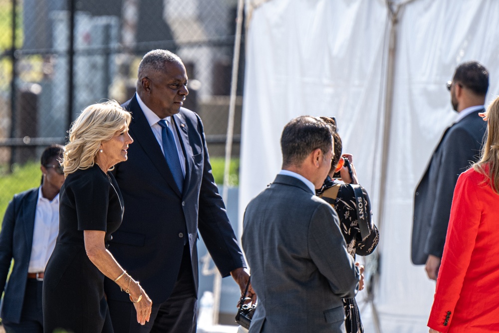 FLOTUS, SD, CJCS conduct 9/11 wreath laying