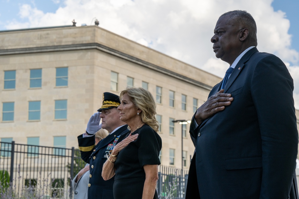 FLOTUS, SD, CJCS conduct 9/11 wreath laying