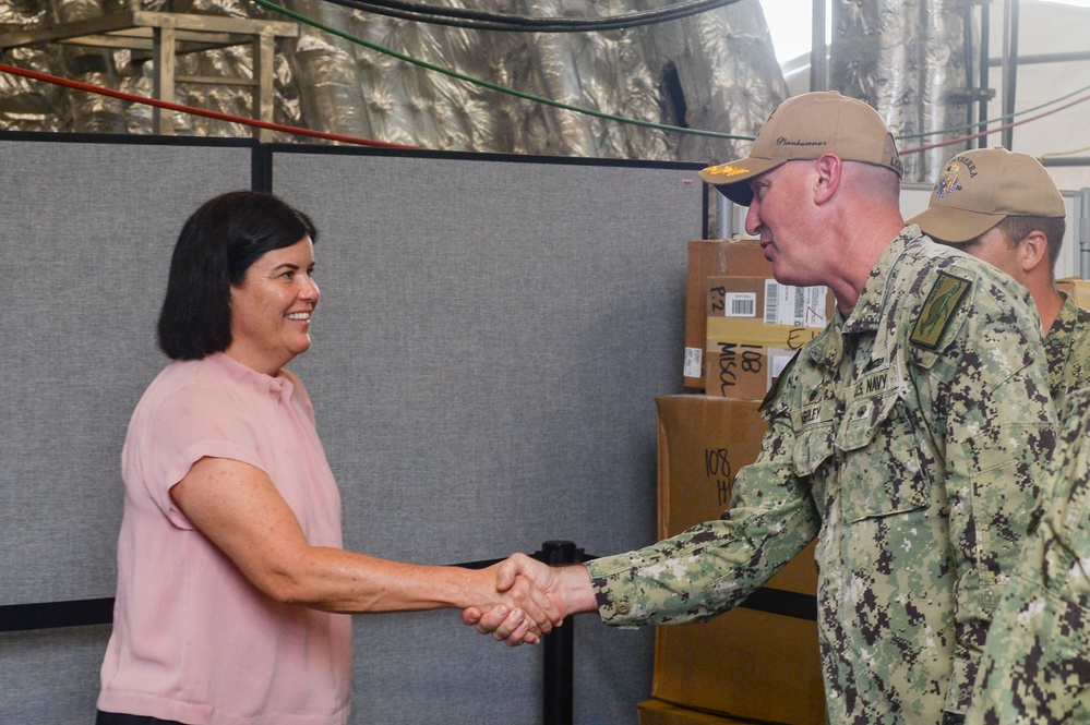 Australian Chief Minister of Northern Territory Tours USS Canberra (LCS 30)