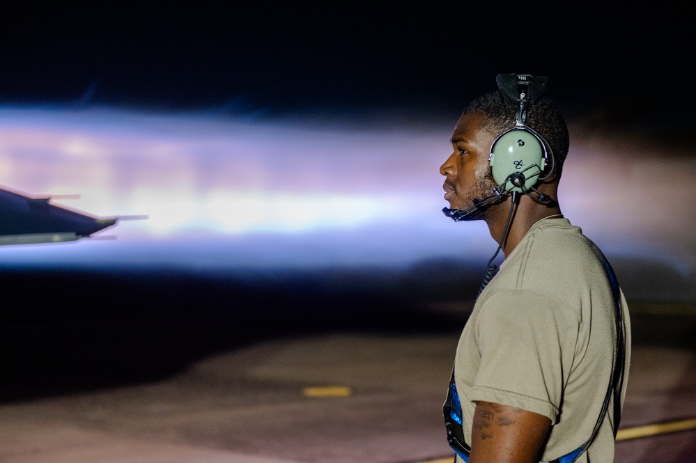 F-16 Fighting Falcon power checks