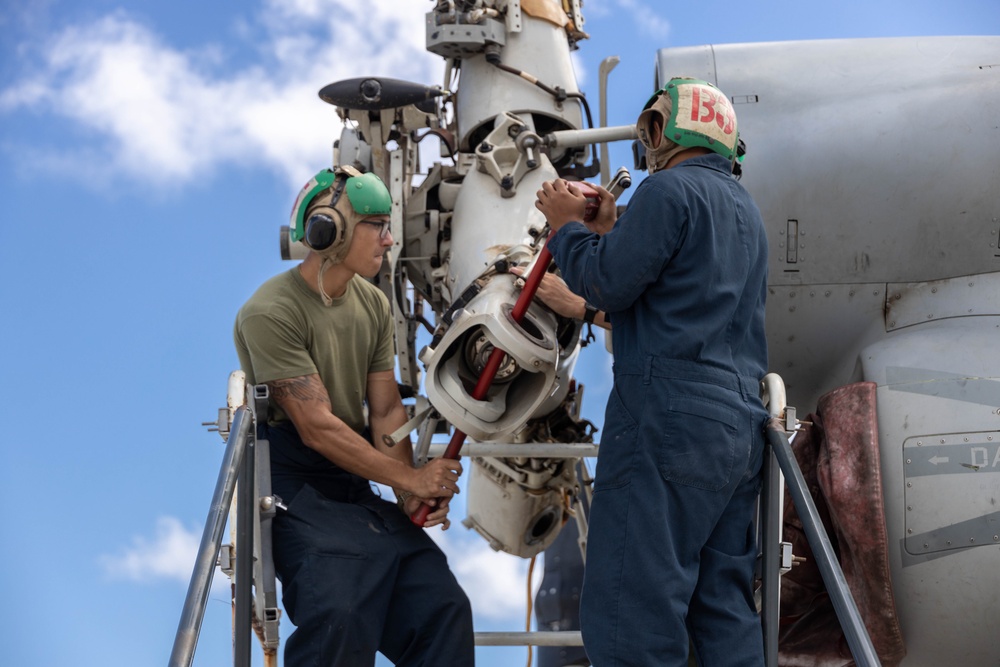 VMM-268 Marines Conduct Routine Maintenance