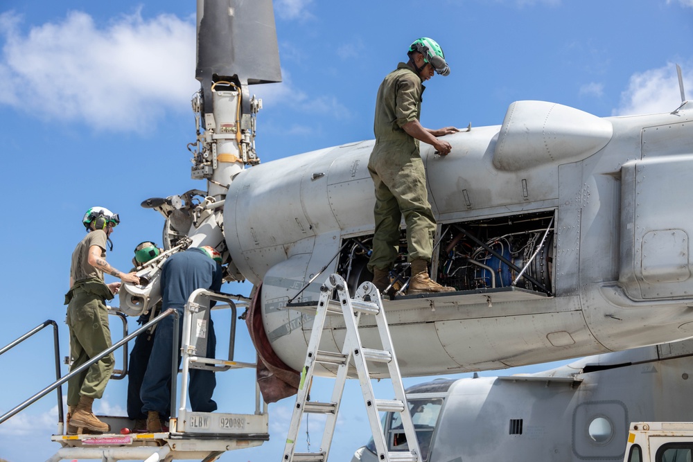 VMM-268 Marines Conduct Routine Maintenance