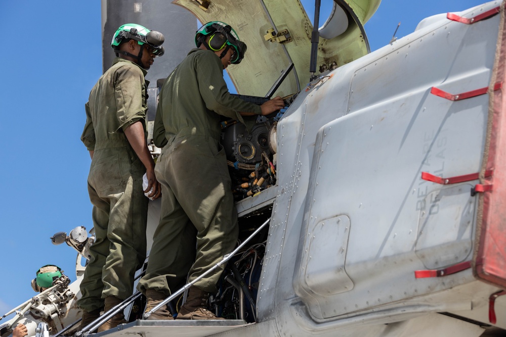 VMM-268 Marines Conduct Routine Maintenance