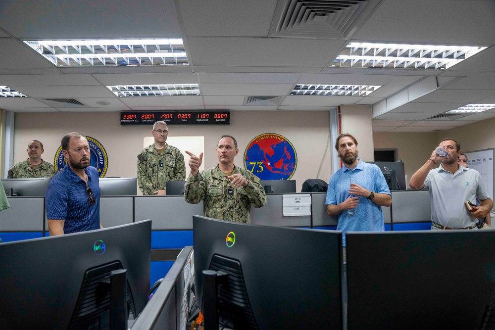 Professional Staff Members Visit COMLOG WESTPAC