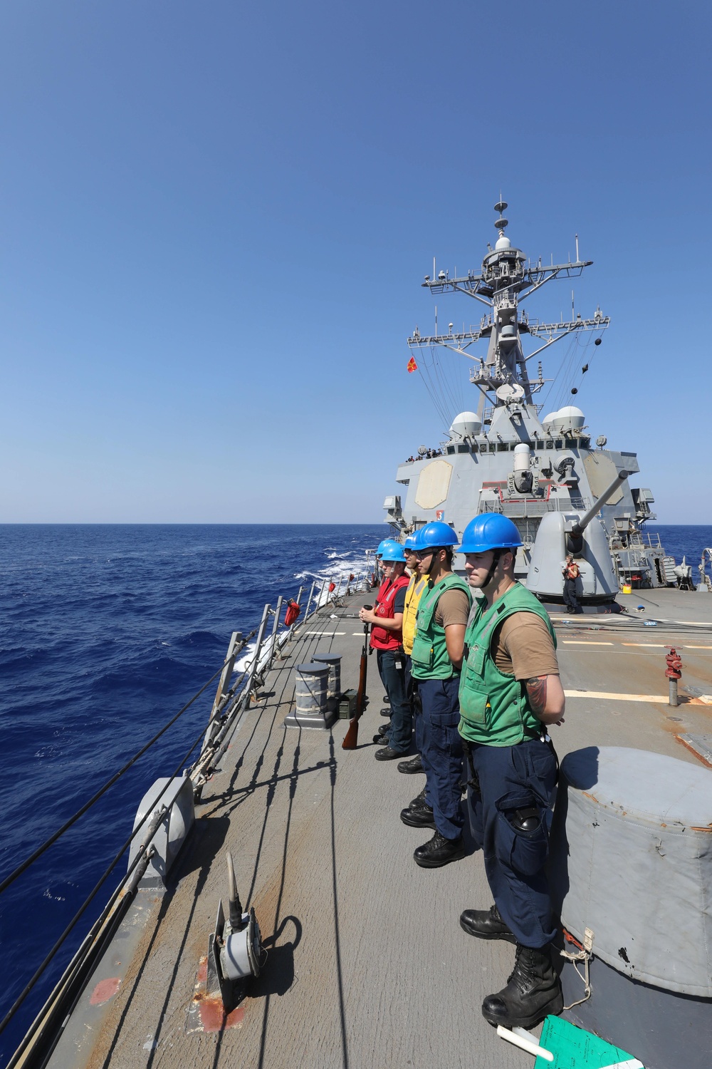 USS Ramage Conducts Underway Replenishment