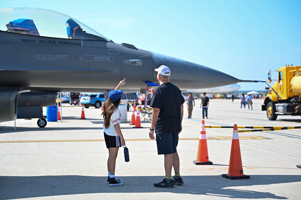 DVIDS Images DCANG members participate in Dulles Day Festival and