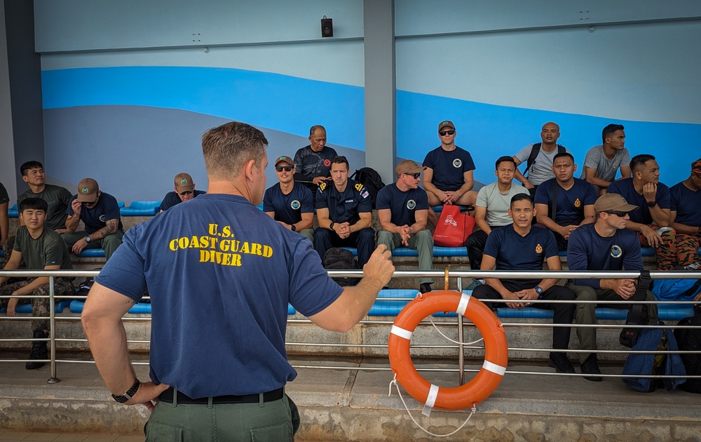 Pacific Partnership 2023 Divers Train Together