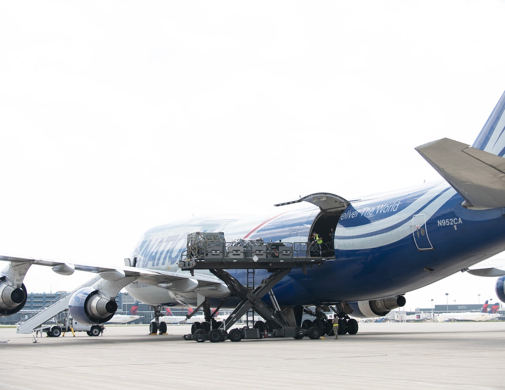 Loading Cargo onto a Boeing 747