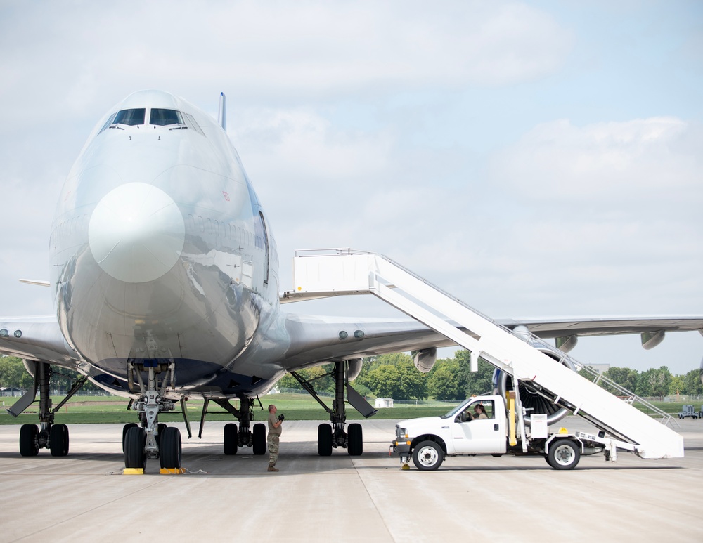 Loading Cargo onto a Boeing 747