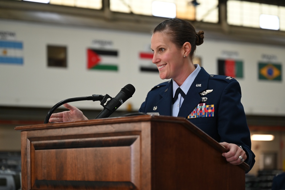 Col. Mary L. Ortiz assumes 113th Maintenance command