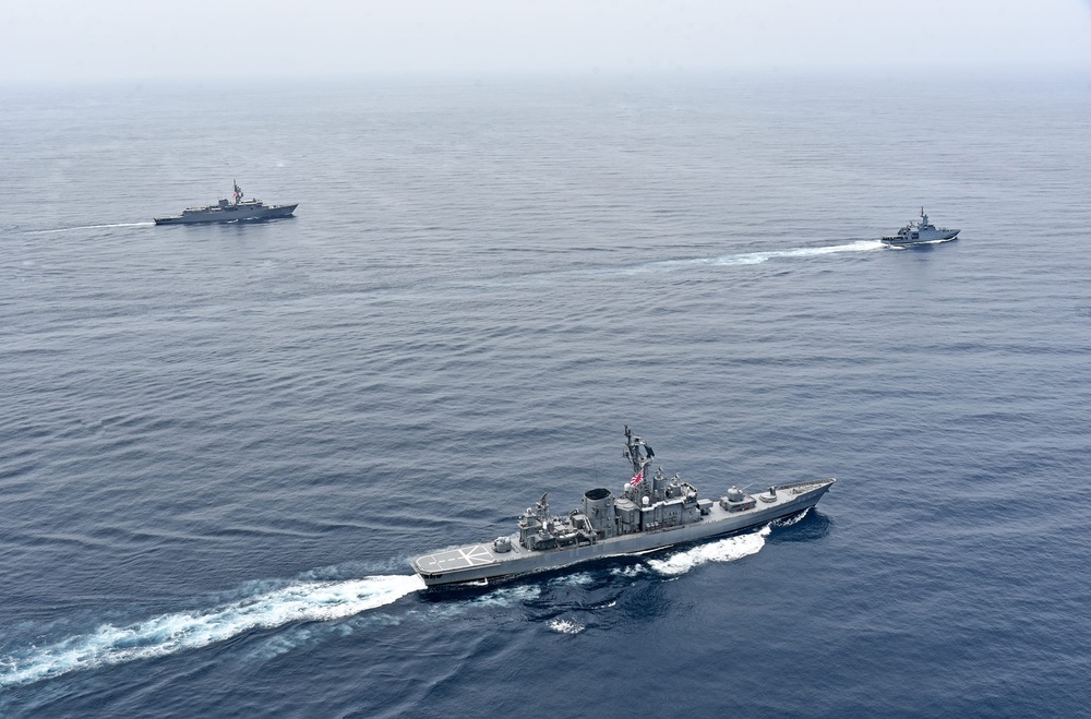 USS Detroit Participates in Tri-Lateral Passing Exercise with Colombia and Japan