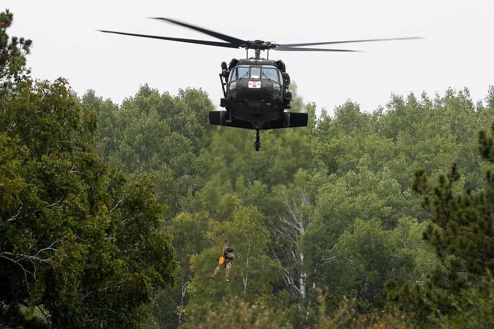 Brainerd RSP Recruits Train with Minnesota Army National Guard Aviators