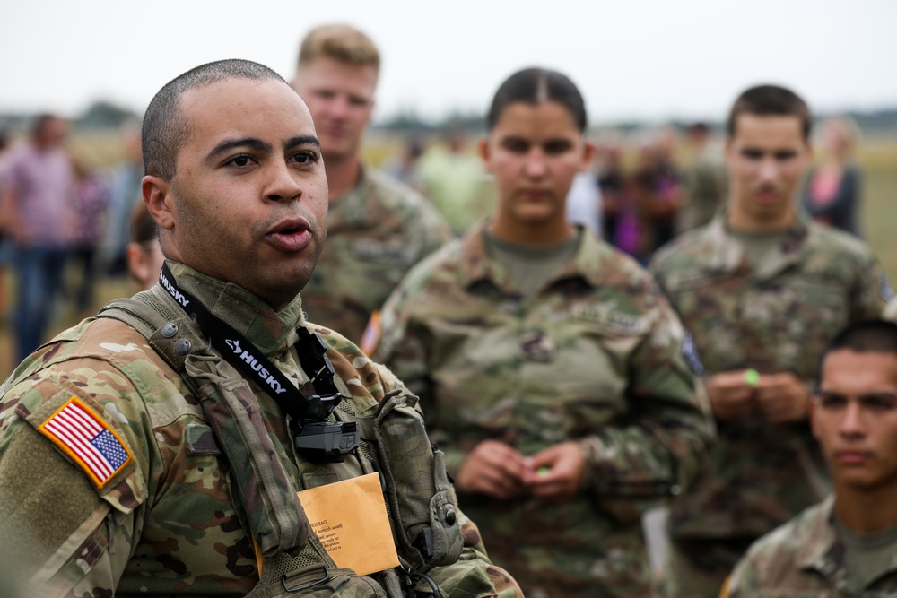 Brainerd RSP Recruits Train with Minnesota Army National Guard Aviators