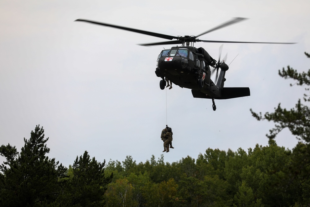 Brainerd RSP Recruits Train with Minnesota Army National Guard Aviators