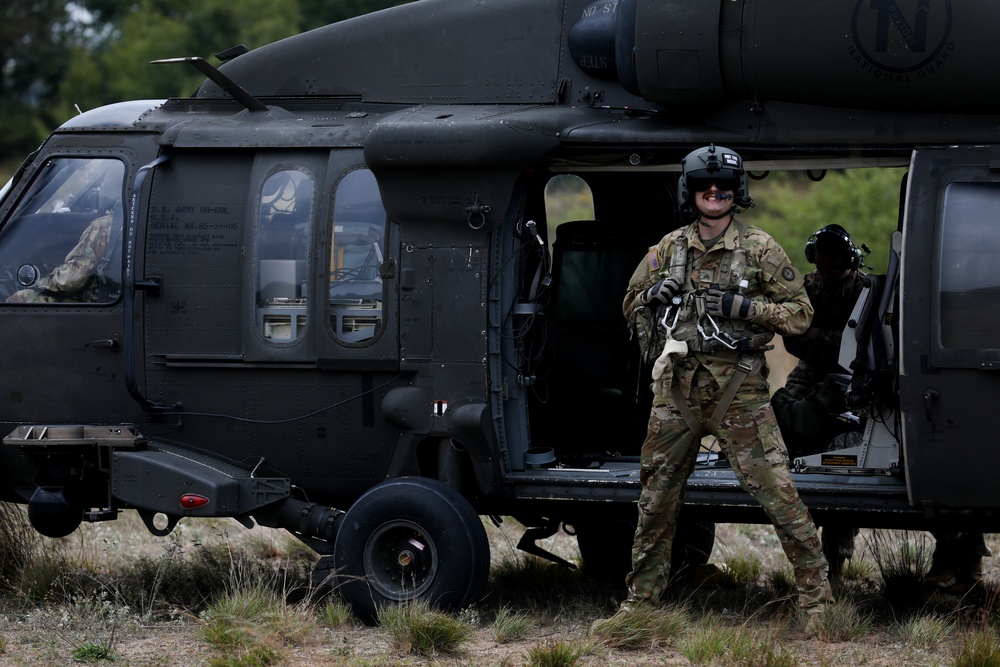 Brainerd RSP Recruits Train with Minnesota Army National Guard Aviators