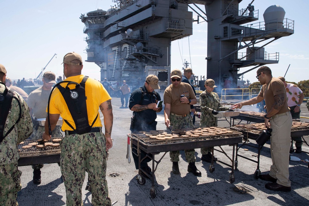 USS Abraham Lincoln hosts a steel beach picnic