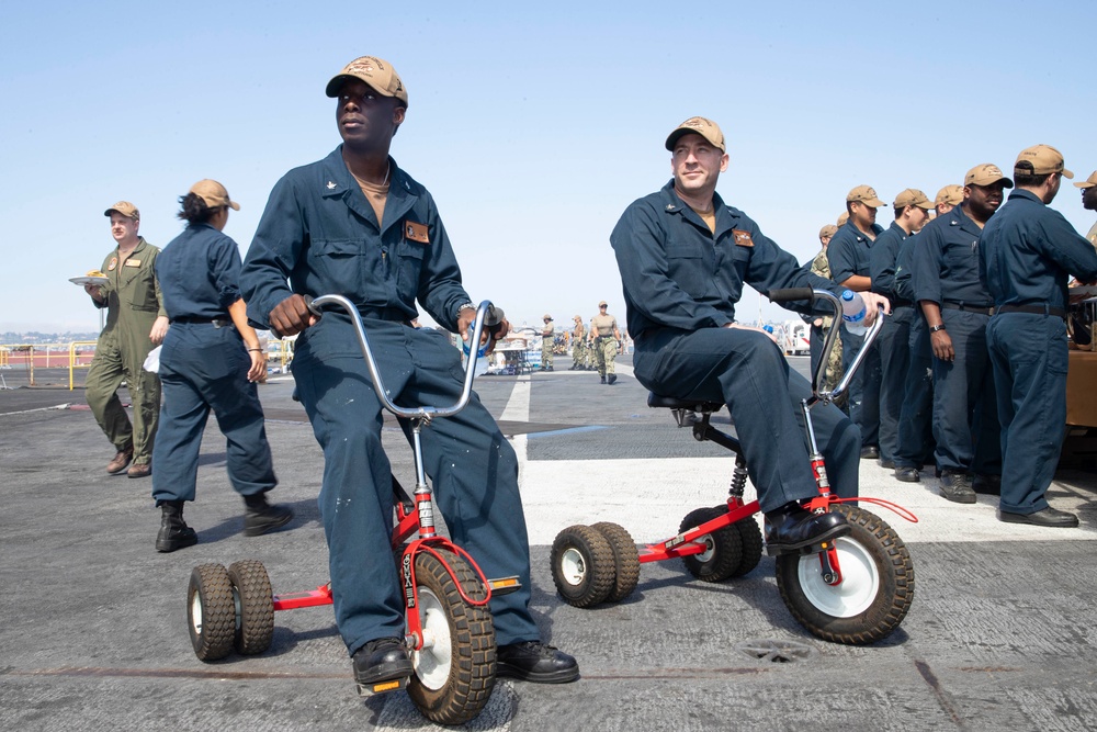 USS Abraham Lincoln hosts a steel beach picnic