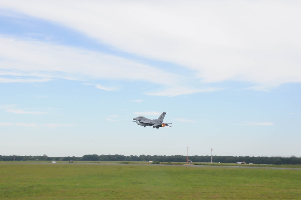 177th Fighter Wing Hosts the Veterans Haven South Team for a Base Tour