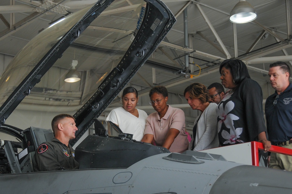 177th Fighter Wing Hosts the Veterans Haven South Team for a Base Tour