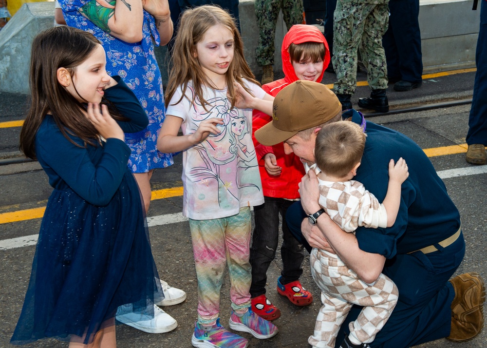 USS Henry M. Jackson (SSBN 730) Blue Crew Returns to Naval Base Kitsap-Bangor