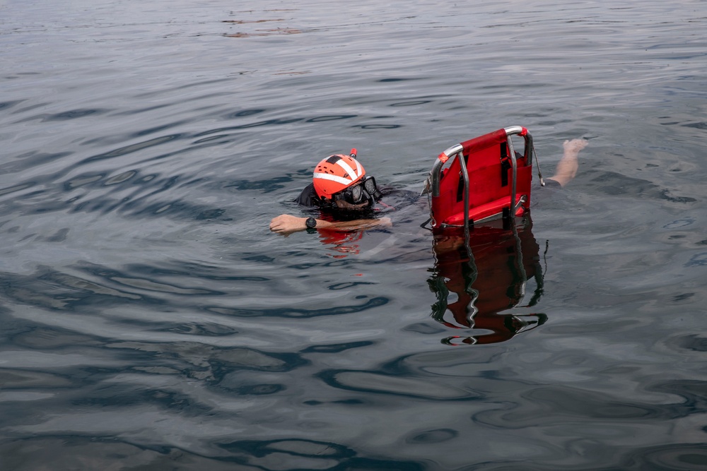 Abraham Lincoln Sailors conduct search-and-rescue drill