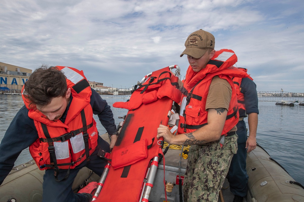 Abraham Lincoln Sailors conduct search-and-rescue drill