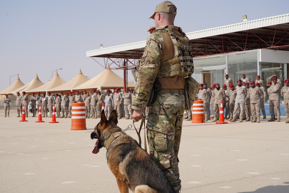 378th ESFS demonstrates police tactics to RSAF