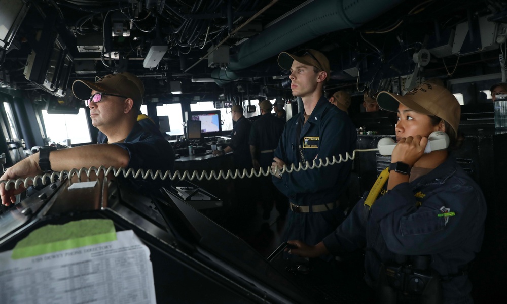 USS Dewey (DDG 105) Departs Yokosuka