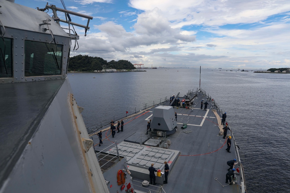 USS Dewey (DDG 105) Departs Yokosuka