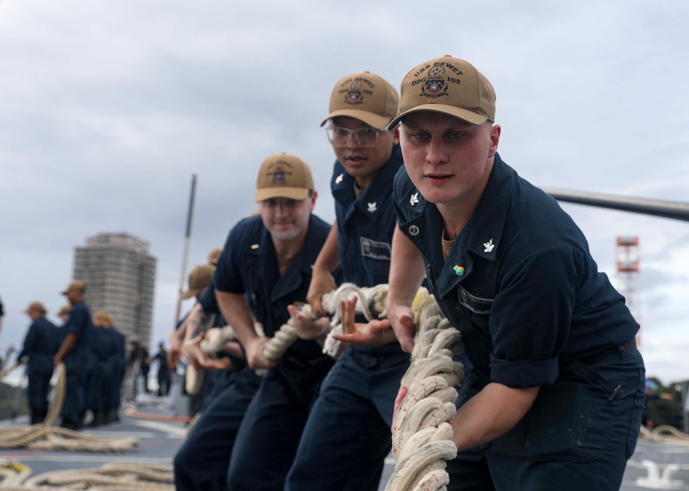 USS Dewey (DDG 105) Departs Yokosuka