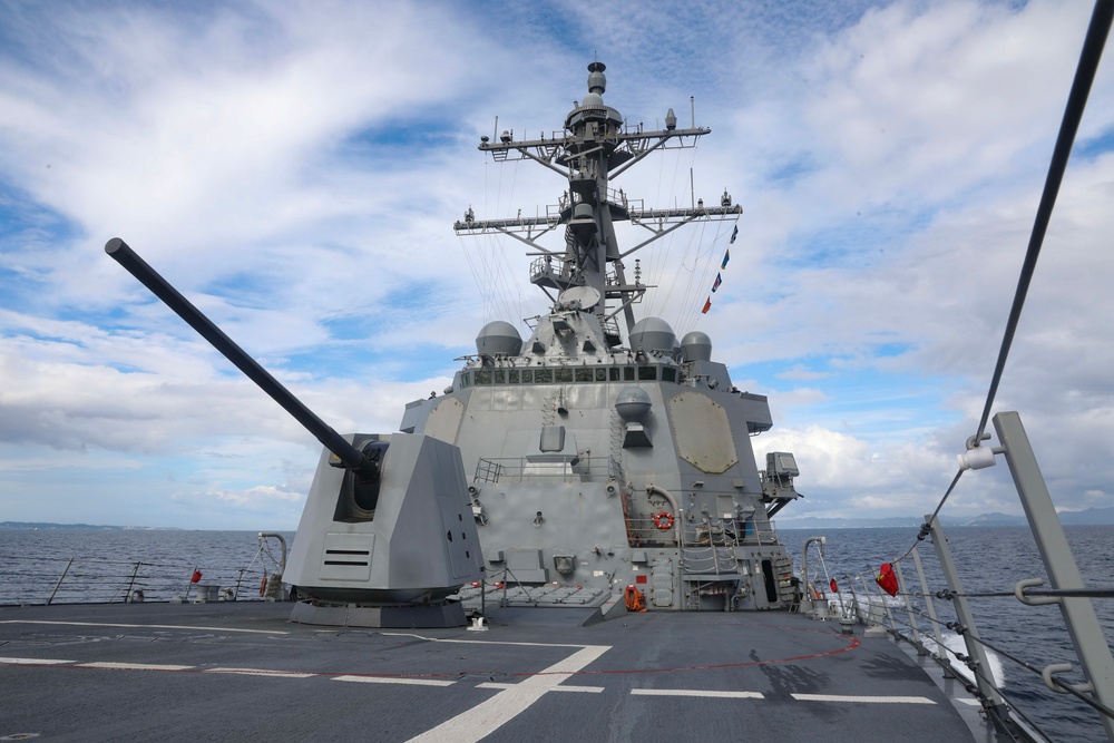 USS Dewey (DDG 105) Departs Yokosuka