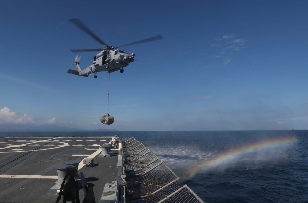 USS Dewey (DDG 105) Conducts Flight Operations in the Philippine Sea