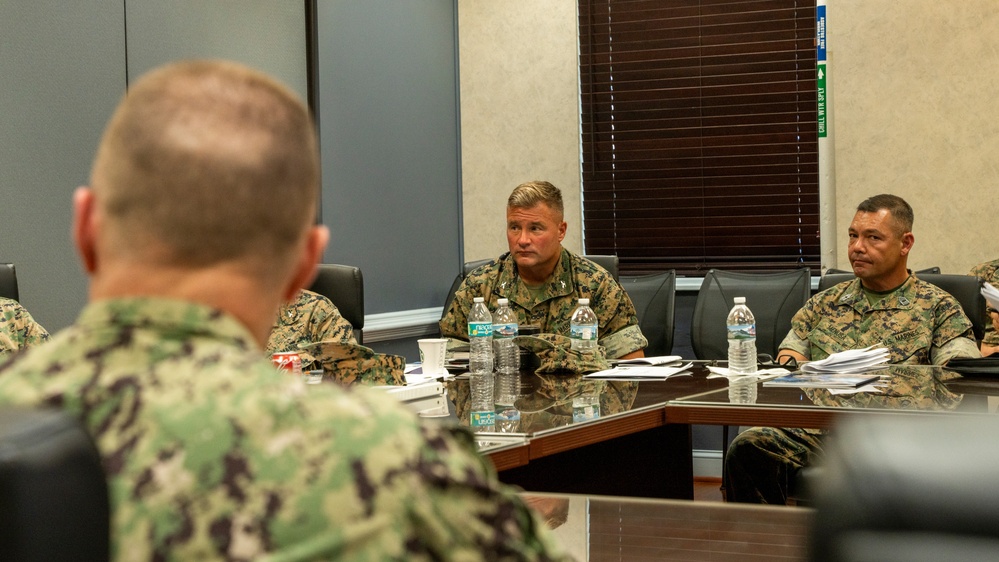 MARFORCOM Visits With Navy Leadership