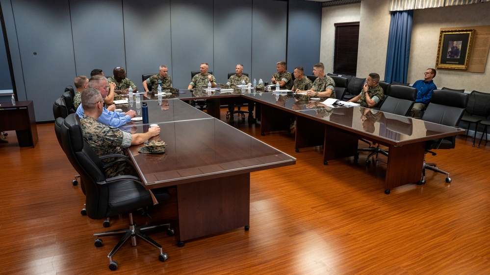 MARFORCOM Visits With Navy Leadership