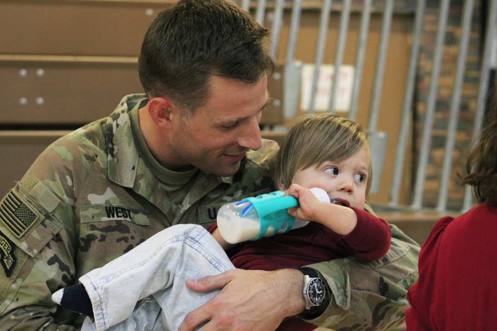 Welcome Home: 4th Infantry Division Uncasing Ceremony