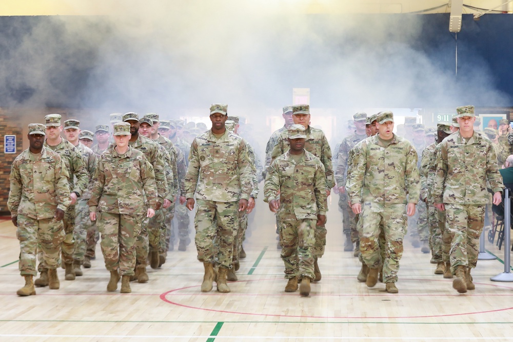 Welcome Home: 4th Infantry Division Uncasing Ceremony